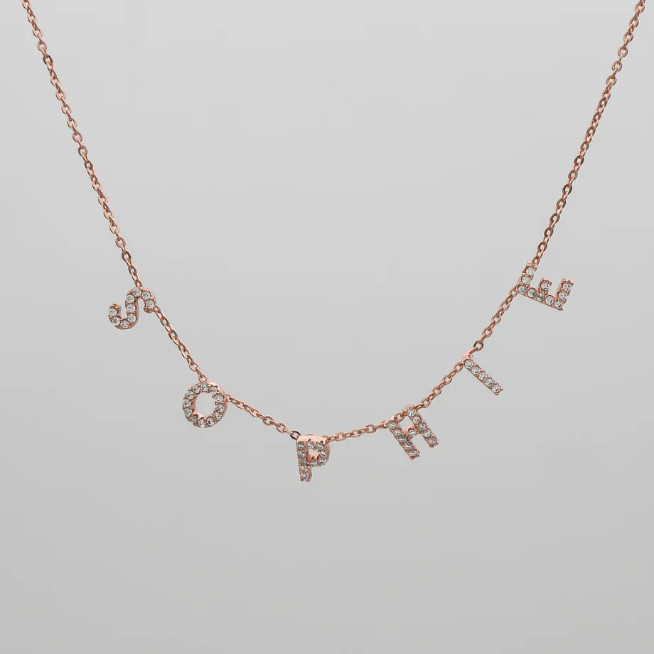 Colar de Nome com Diamantes: Brilho Cintilante e Personalizável